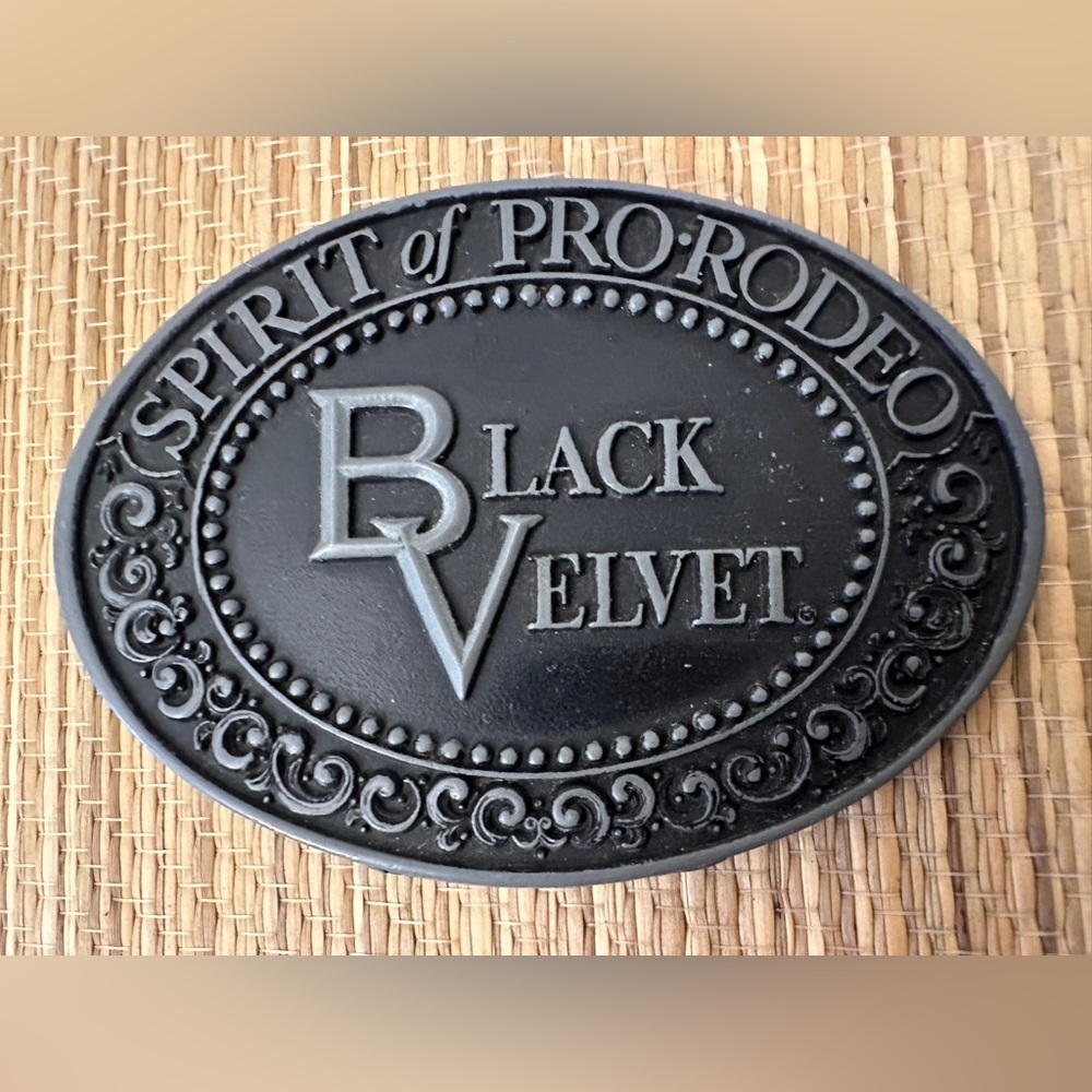 Black Velvet Blended Canadian Whiskey Spirit of Pro-Rodeo 1979 Promo Belt Buckle